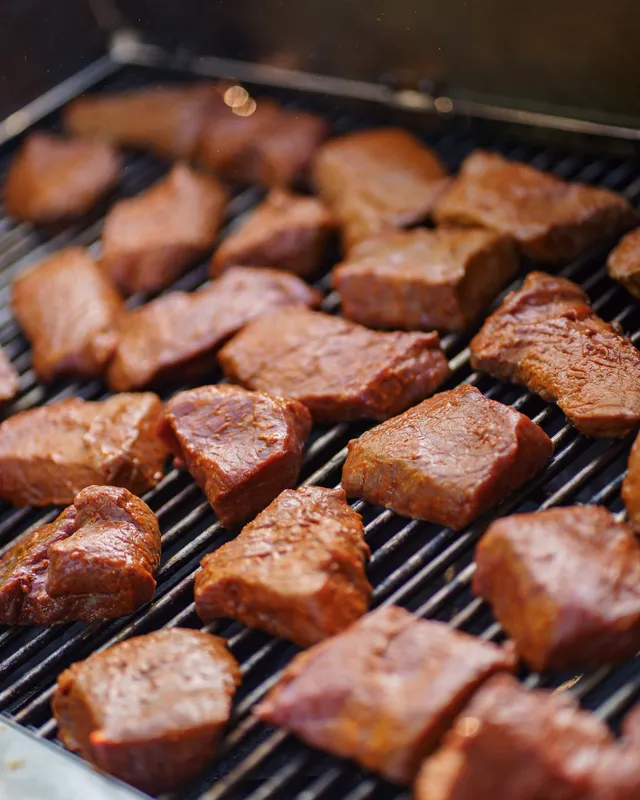 Steaks vers op het rooster
