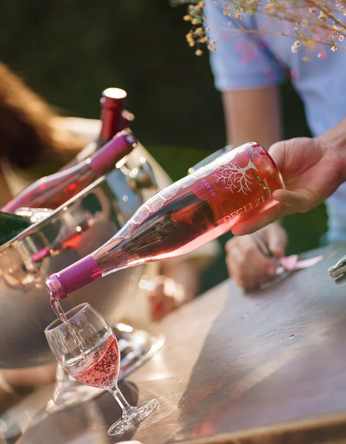Rosato van Gusto degli Zii wordt ingeschonken